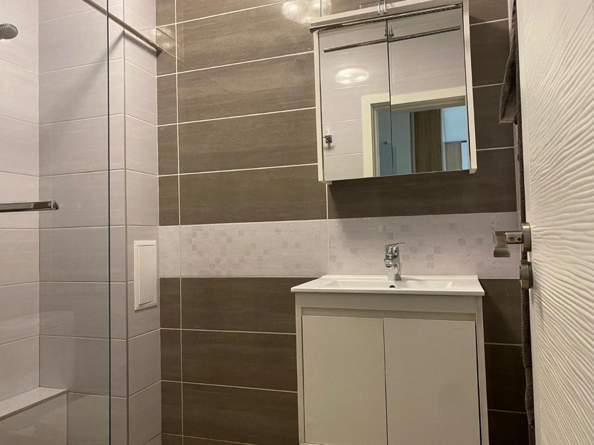 Brand New Apartment With Outdoor Swimming Pool Varna Bagian luar foto