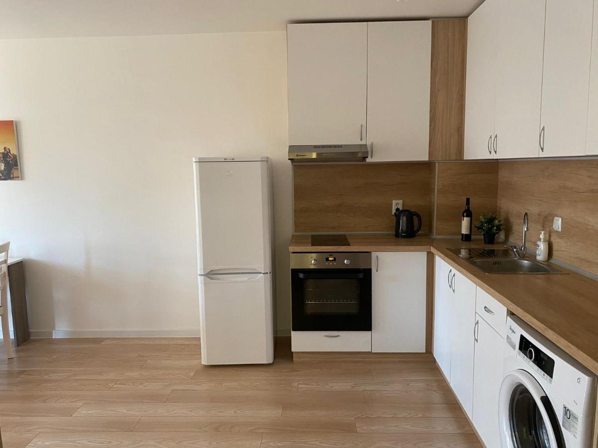 Brand New Apartment With Outdoor Swimming Pool Varna Bagian luar foto