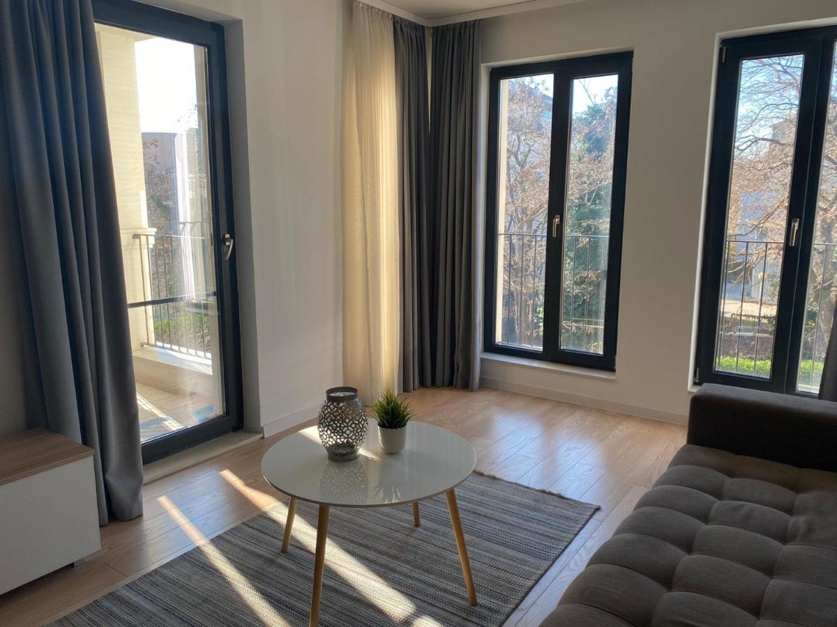 Brand New Apartment With Outdoor Swimming Pool Varna Bagian luar foto